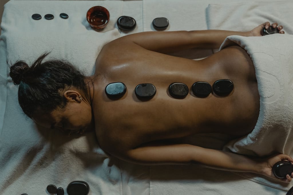 Comment choisir une table de massage pour professionnels du bien-être ?
